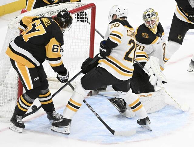 8401668_web1_ptr-PensBruins10-041425