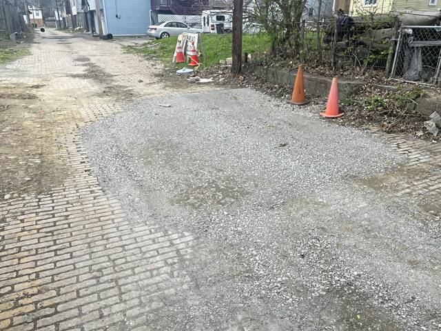 8407695_web1_vnd-nksinkhole1041525
