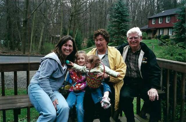 8410646_web1_naj-BWfamilyeaster-042425