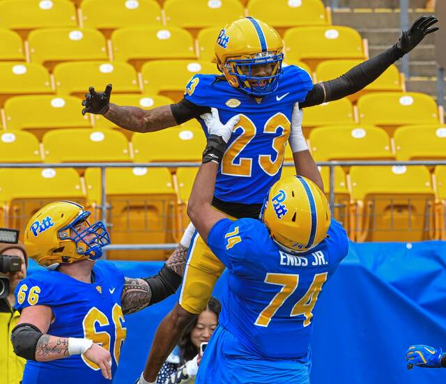8420733_web1_gtr-PittFB6-041325