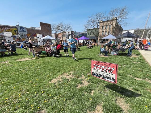 8423126_web1_vnd-nkfarmersmarket102-042025
