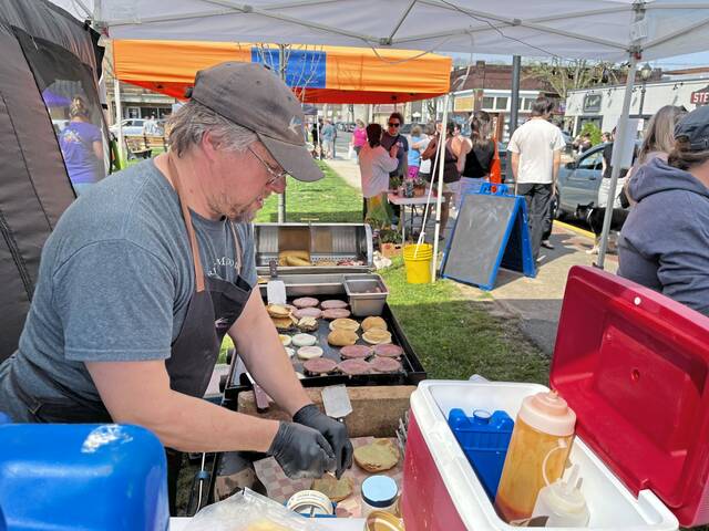 8423126_web1_vnd-nkfarmersmarket103-042025