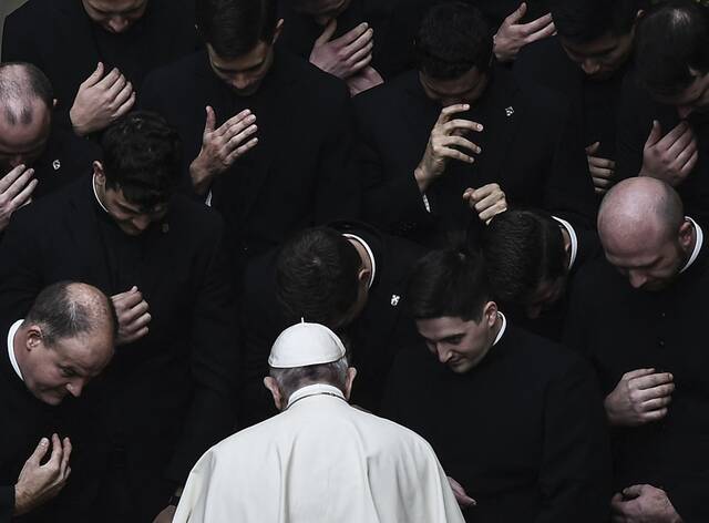 8426800_web1_PTR-POPEfrancisOBIT02