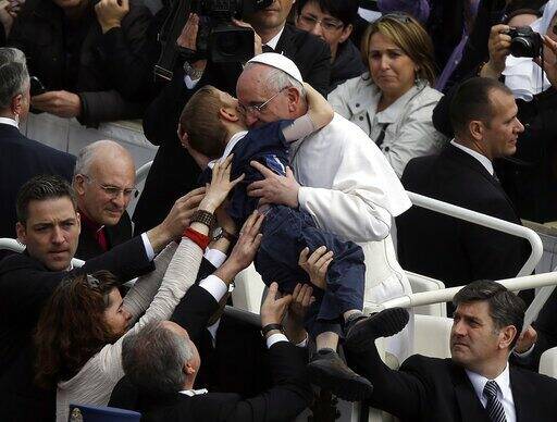 8426800_web1_PTR-POPEfrancisOBIT03