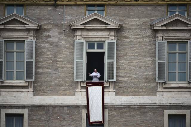 8426800_web1_PTR-POPEfrancisOBIT09