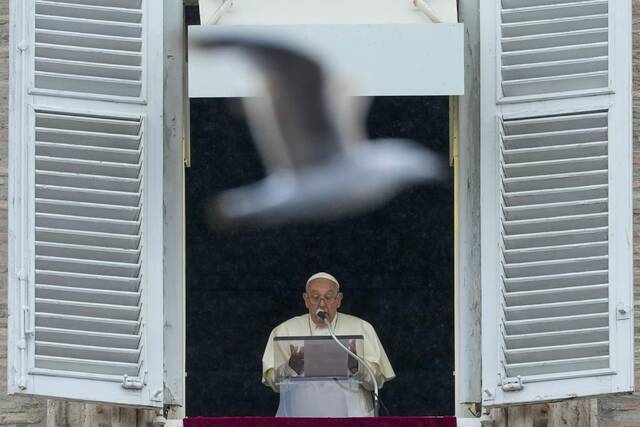 8426800_web1_PTR-POPEfrancisOBIT17