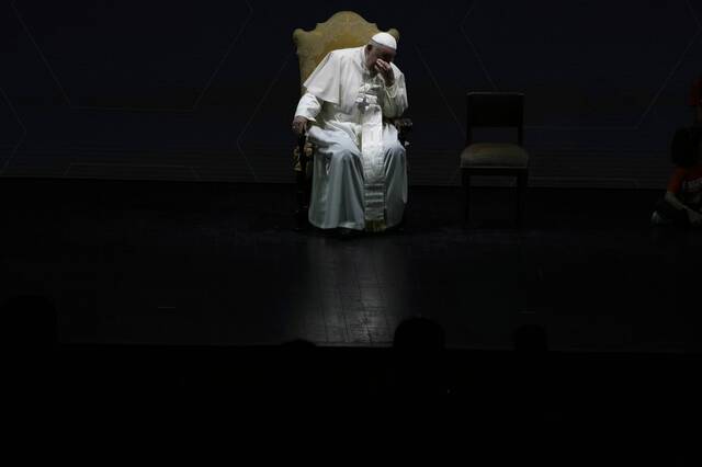 8426800_web1_PTR-POPEfrancisOBIT21