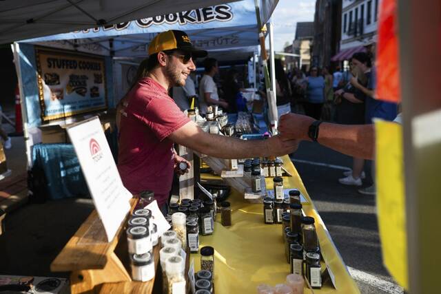 8429697_web1_GTR-lo-NightMarket2-042525