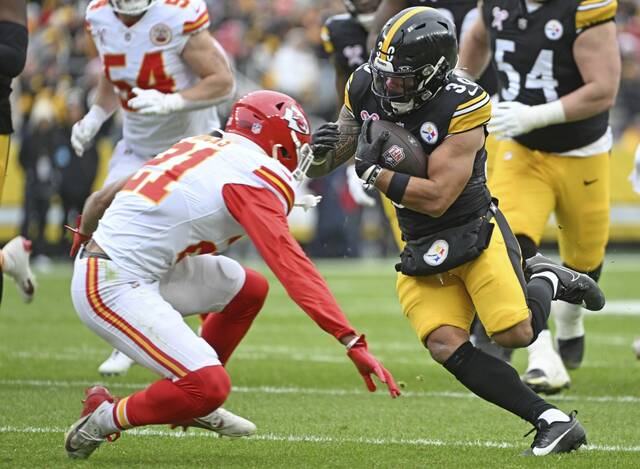 8430655_web1_ptr-SteelersChiefs31-1226