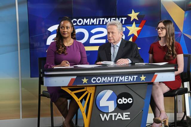 8431108_web1_ptr-MayorDebateLive-042325-WTAE008