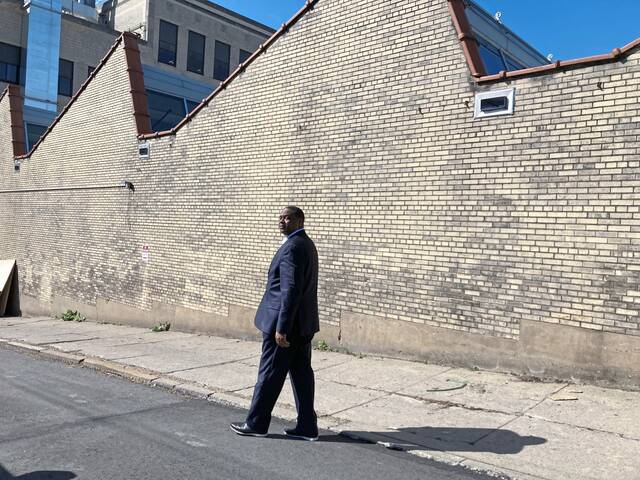8434427_web1_ptr-GaineyHousingTour4-042425