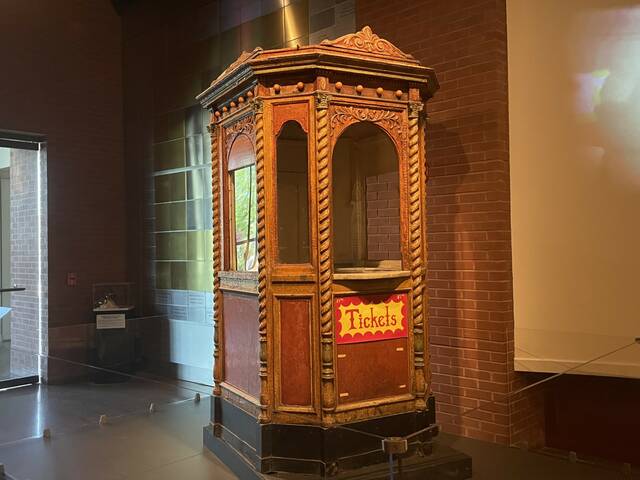 8439070_web1_ptr-pittsburghhiddenhistory2