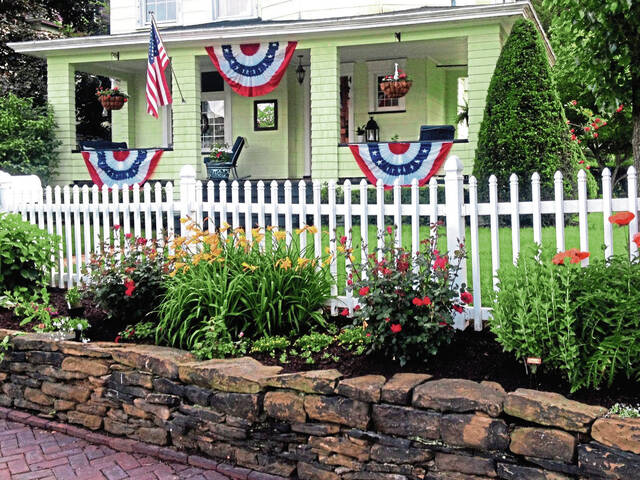 8368775_web1_sew-garden-050125