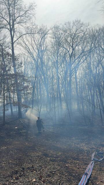8433464_web1_naj-HighlandBrushFire-050125