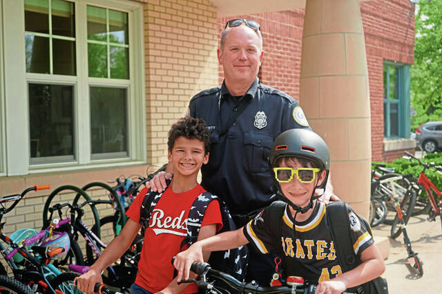 8458981_web1_SEW-PedalWithPolice-050825