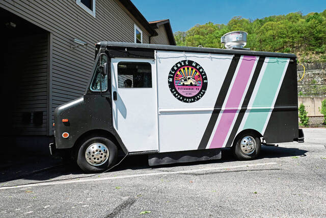 8459677_web1_sew-sewickleyfoodtruck006-050825