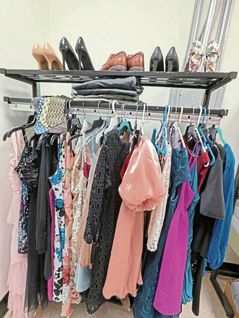 8467539_web1_gtr-DressClothes01-050325