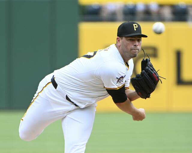 8471708_web1_ptr-BucsPadres12-050525
