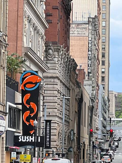 8473936_web1_ptr-sushi-050625-10