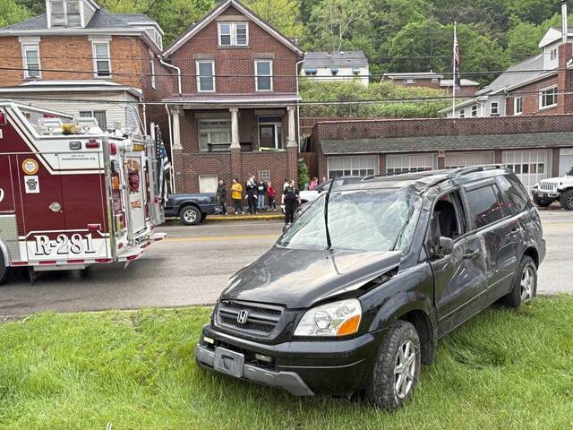8478279_web1_Crash-3-