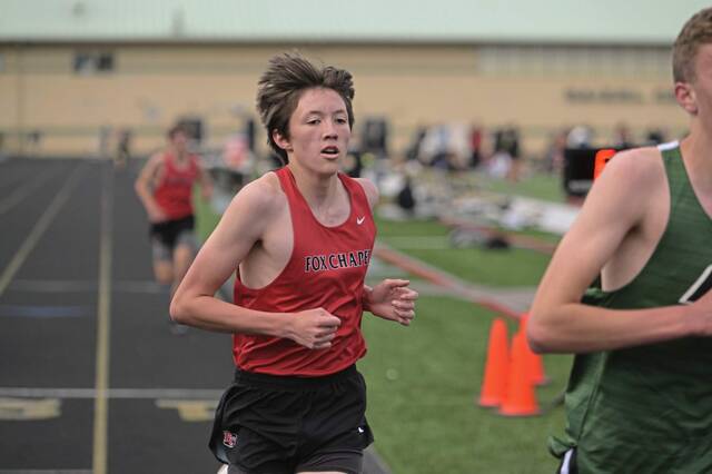 Fox Chapel runners compete for spots on relay teams