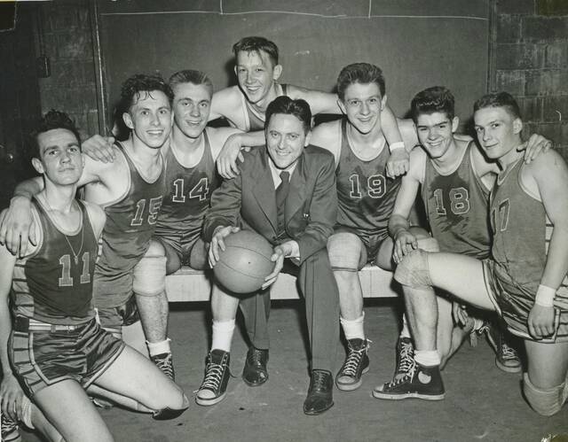 1971 Kiski Area football team, 1948 Ford City basketball team set to join AK Valley Sports Hall of Fame