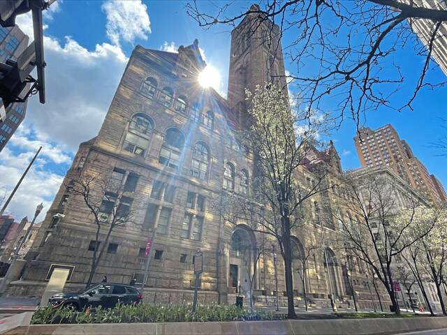 8486261_web1_PTR-Allegheny-County-Courthouse-from-Grant-St-spring-2025-002
