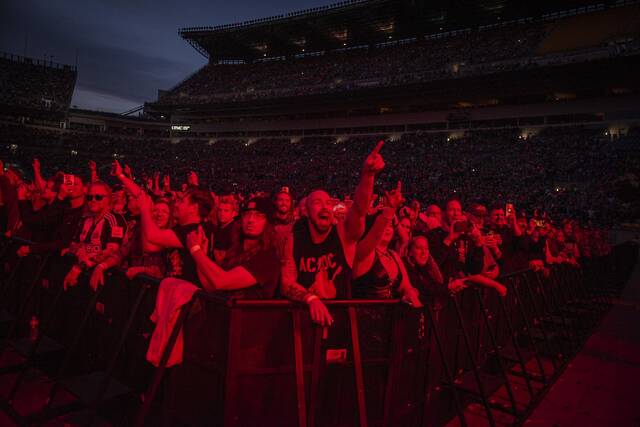 8488119_web1_ptr-ACDC1-050925