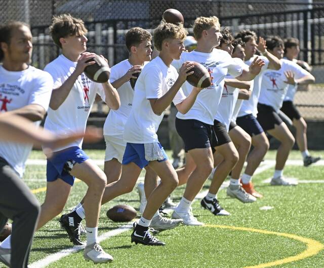 Willie Thrower QB Camp gives young players a chance to hone skills, honor a local legend