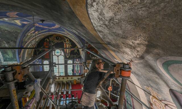 8493398_web1_sj-stnicholaschurch3