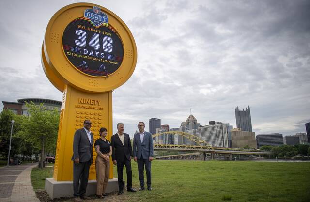 8495634_web1_ptr-nfldraftclock3