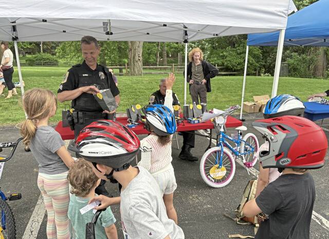 8516097_web1_HER-FoxBikes2-052925