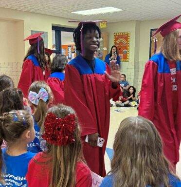 8516194_web1_sig-CVGradWalk4