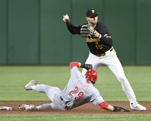 8519370_web1_ptr-BucsReds06-052125