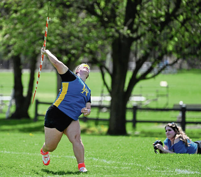 Derry’s Sophia Mazzoni faces big challenge at state meet; Greensburg Central Catholic’s Jerry Davis seeded 1st
