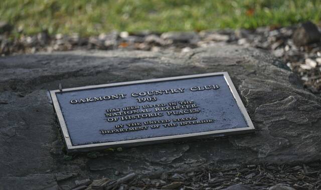 8533803_web1_ptr-oakmontplaque