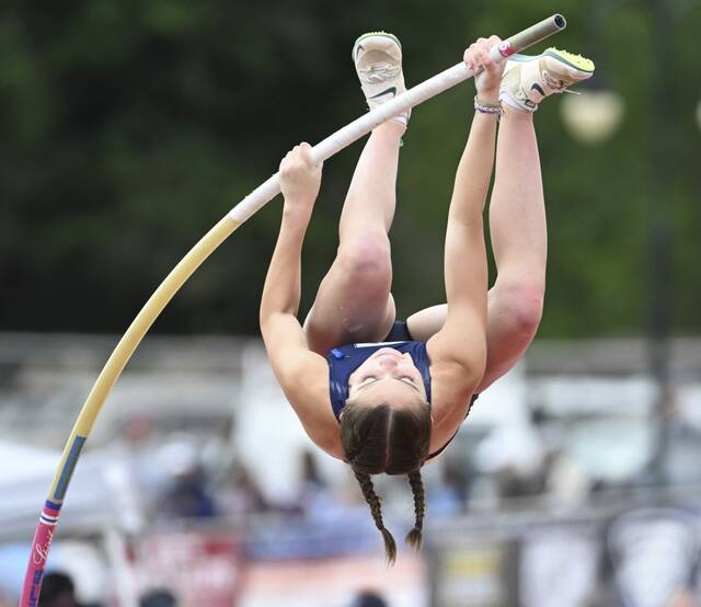 Freeport’s Mackenzie Magness earns emotional win in pole vault at state championships