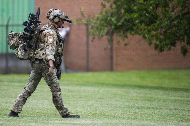 8534720_web1_gtr-latrobestandoff11-052525