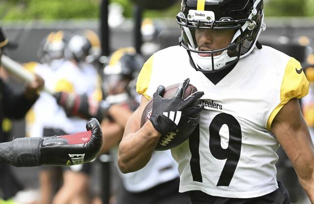 8540133_web1_ptr-Steelers11-052825