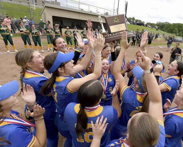 Hampton wins 1st WPIAL softball title after 6th-inning comeback