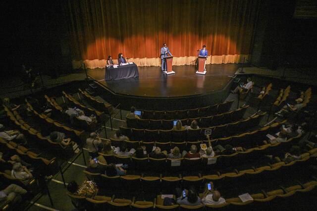 8551152_web1_ptr-MayoralDebate016-043025