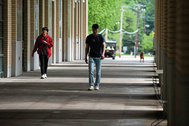 8552434_web1_gtr-StudentVisas1-053125