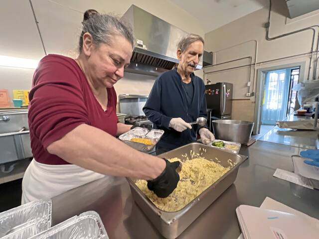 8477049_web1_her-cook-052225-10 8477049_web1_her-cook-052225-10