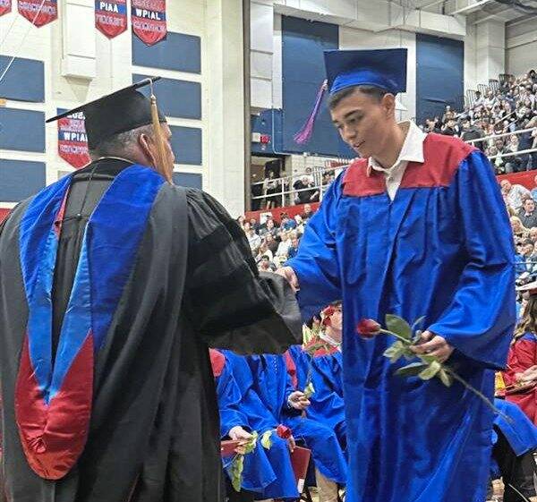 8516510_web1_sig-CVGraduation1