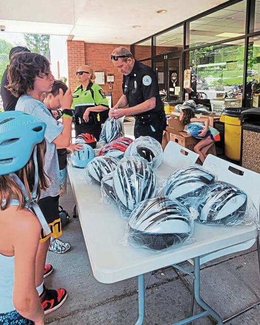 8529496_web1_SEW-QVSDpedalWithpolice4-060525