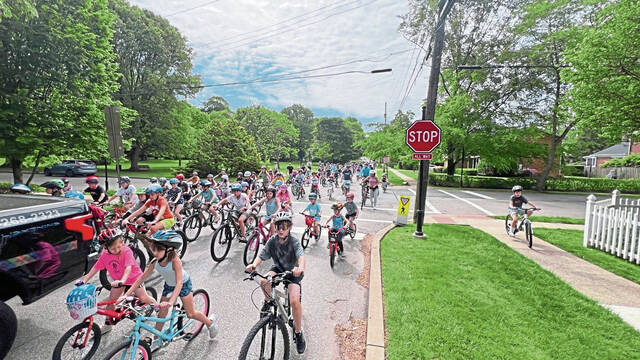 8529496_web1_SEW-QVSDpedalWithpolice5-060525