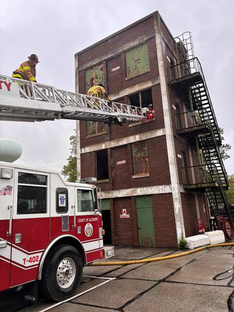 8542618_web1_naj-FireTraining9-060525