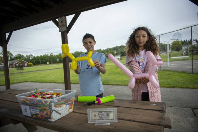 8543196_web1_vnd-BalloonBuilding10-052825