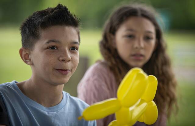 8543196_web1_vnd-BalloonBuilding2-052825