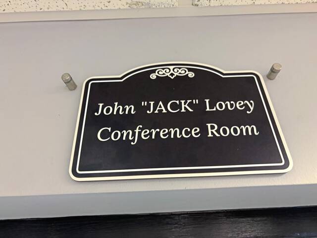 8559479_web1_HER-ConferenceRoom4-061225